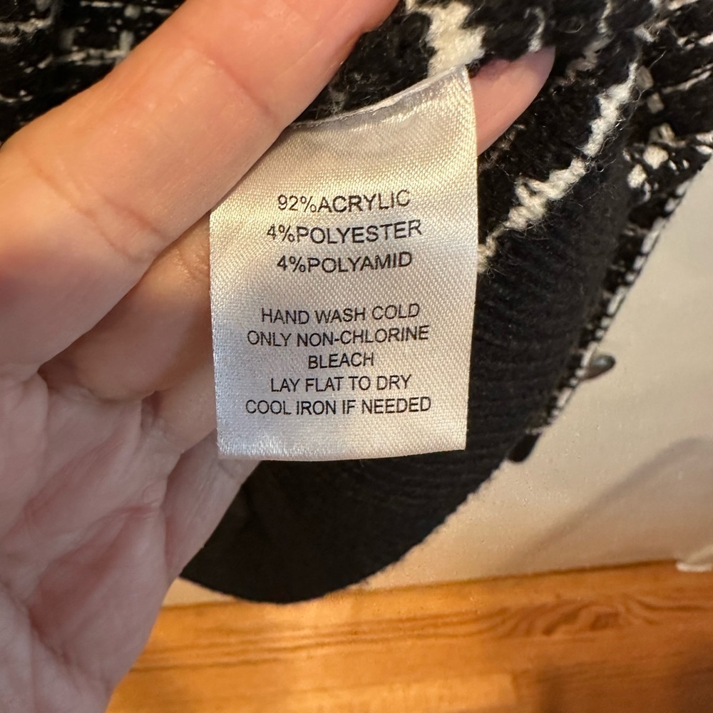 Black and White Women's Sweater - Picture 5 of 5